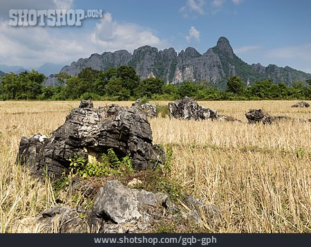 
                Laos, Vang Vieng, Karstgebirge                   