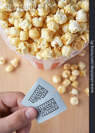 
                Kino, Popcorn, Kinobesuch                   