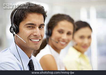 
                Geschäftsmann, Telefonieren, Headset, Call Center                   