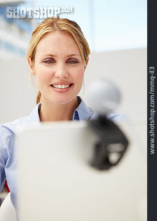 
                Geschäftsfrau, Büro & Office, Kommunikation, Webcam                   