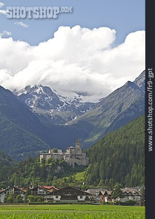 
                Südtirol, Ahrntal, Burg Taufers                   