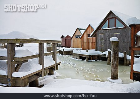 
                Schneebedeckt, Bootshaus                   