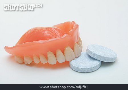 
                Tablette, Gebiss, Zahnpflege                   