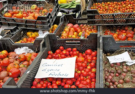 
                Tomate, Marktstand, Tomatensorte, Gemüsestand                   