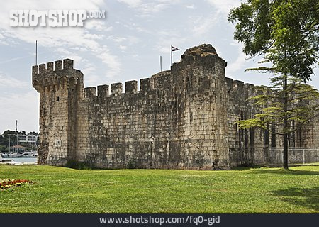 
                Festungsanlage, Trogir, Festung Kamerlengo                   