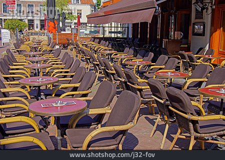 
                Cafe, Seating, Patio                   