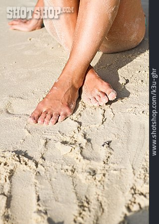 
                Beine, Sandstrand, Strandurlaub                   