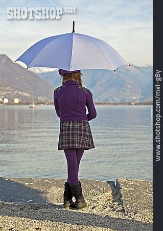 
                Mädchen, Regenschirm                   