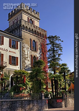 
                Hotel, Castello                   