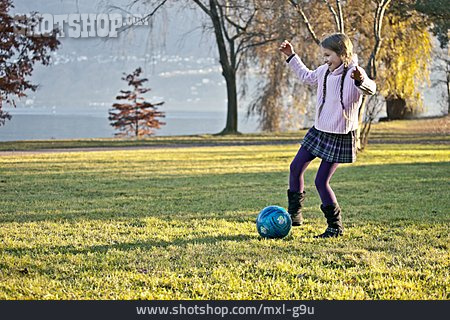 
                Mädchen, Spielen & Hobby, Fußball                   