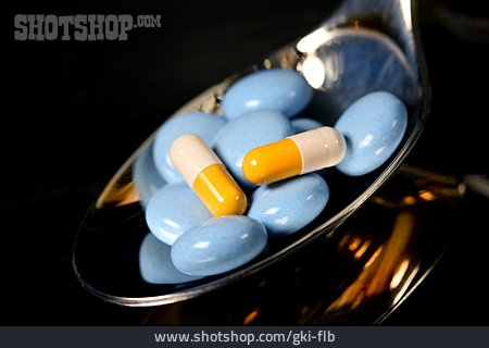 
                überdosis, Medikamentencocktail, Medikamentierung                   