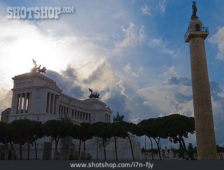 
                Forum Romanum, Piazza Venezia, Monumento Vittorio Emanuele Ii                   