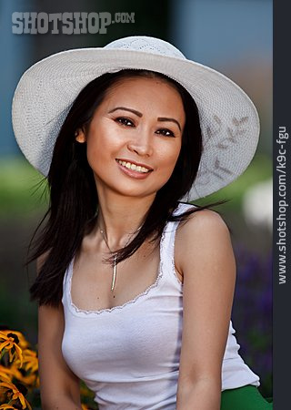 
                Portrait, Sonnenhut, Thailänderin                   