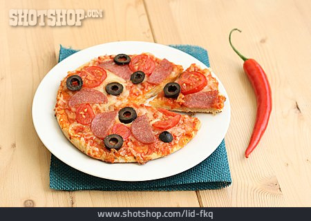 
                Salami-pizza                   