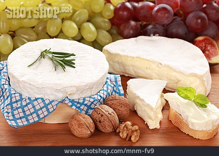 
                Käse, Camembert, Brie                   
