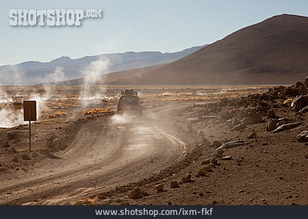 
                Staubig, Geländewagen, Bolivien, Altiplano                   