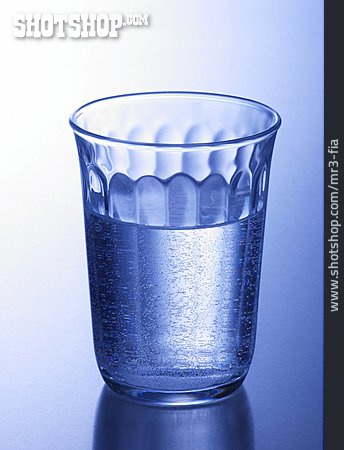 
                Mineralwasser, Wasserglas                   