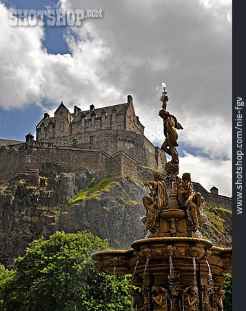 
                Schloss, Brunnen, Edinburgh, Edinburgh Castle                   