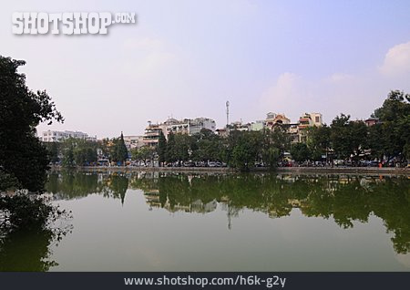 
                Vietnam, Hanoi, Hoan-kiem-see                   