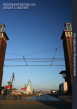 
                Duisburg, Binnenhafen, Hafenkran                   