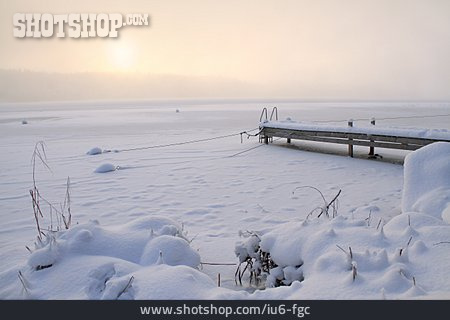 
                Winter, Winterlandschaft, Steg, Wintersonne                   