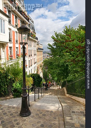 
                Paris, Montmartre, Rue Maurice Utrillo                   