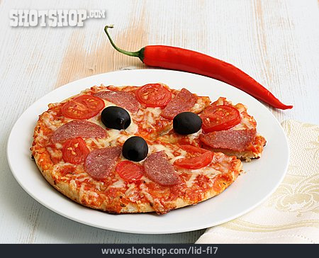 
                Salami-pizza                   