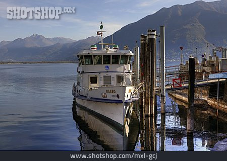 
                Fähre, Lago Maggiore, Linienboot                   