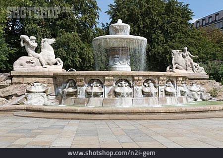 
                München, Wittelsbacherbrunnen, Monumentalbrunnen                   