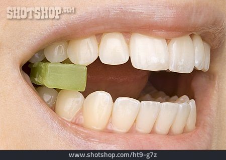 
                Zahnbehandlung, Zahnarztbesuch, Speicheltest                   