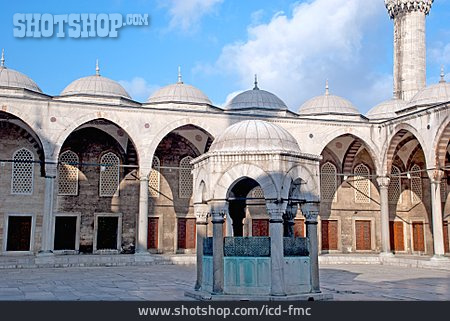 
                Innenhof, Sultan-ahmet-moschee                   