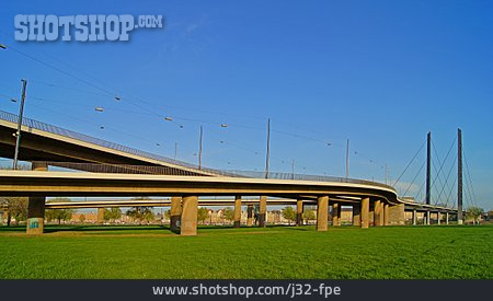 
                Brücke, Düsseldorf, Rheinkniebrücke                   