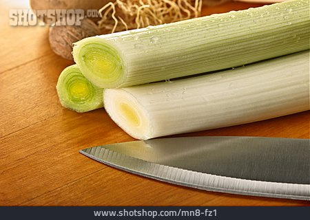 
                Messer, Porree, Gemüsezubereitung                   