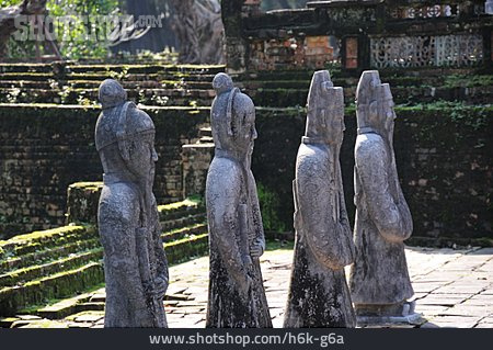
                Skulptur, Hue, Grabmahl Kaiser Tu Duc                   