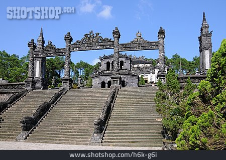 
                Vietnam, Hue, Grabmahl Kaiser Khai Dinh                   