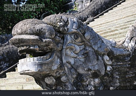 
                Drachenkopf, Skulptur, Grabmahl Kaiser Khai Dinh                   