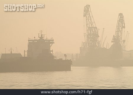 
                Containerhafen, Hamburger Hafen                   