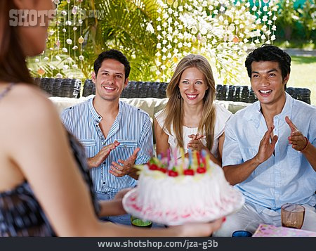 
                Vorfreude, Geburtstagskuchen, Gäste                   