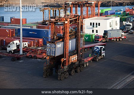 
                Logistik, Container, Containerhafen                   
