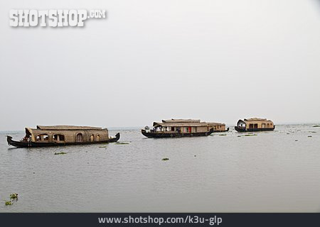 
                Hausboot, Backwaters                   