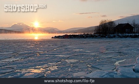 
                Sonnenaufgang, Norwegen, Eisscholle                   