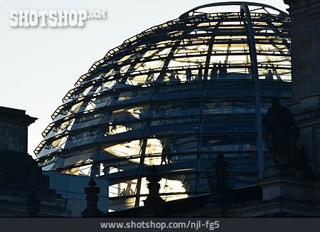 
                Berlin, Reichstag, Glaskuppel                   