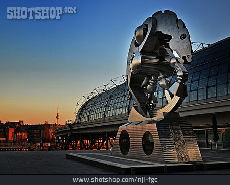 
                Berlin, Skulptur, Rolling Horse                   