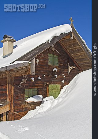 
                Verschneit, Berghütte, Rustikal                   