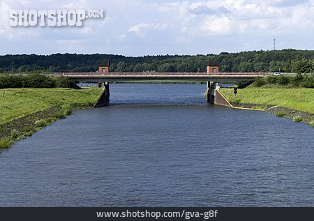 
                Brücke, Elbe-seitenkanal, Artlenburg, Sperrtor                   