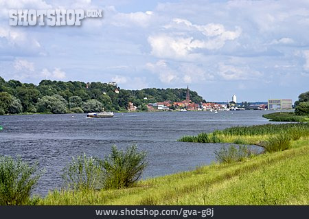 
                Elbe, Lauenburg                   