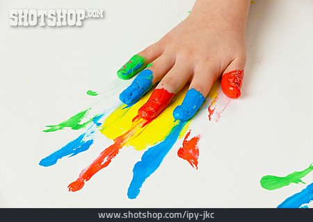 
                Kinderhand, Fingerfarben, Verschmieren                   