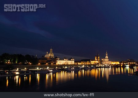 
                Beleuchtet, Dresden, Brühlsche Terrasse                   