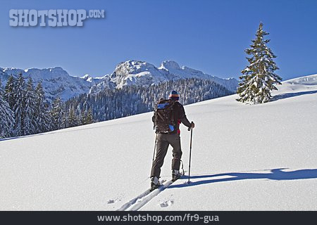 
                Skiwandern, Tourengehen, Skitourengeher                   