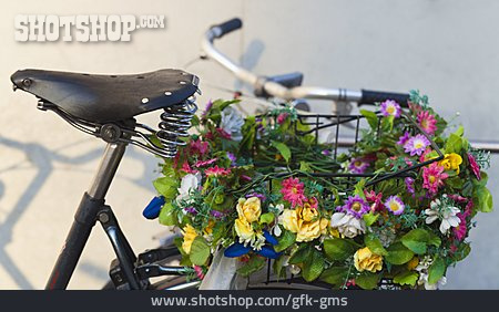 
                Geschmückt, Fahrradkorb, Kunstblumen                   